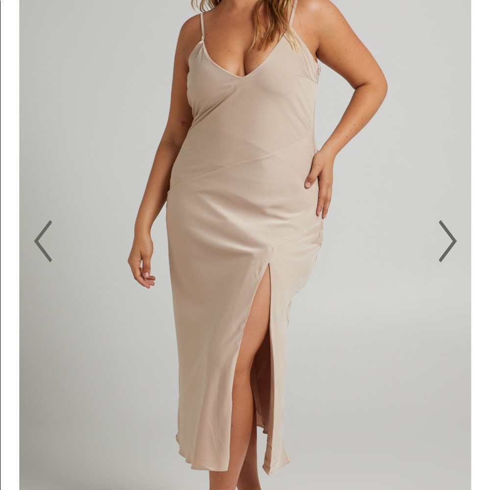 Size 2(XS) Showpo Champage Midi Dress